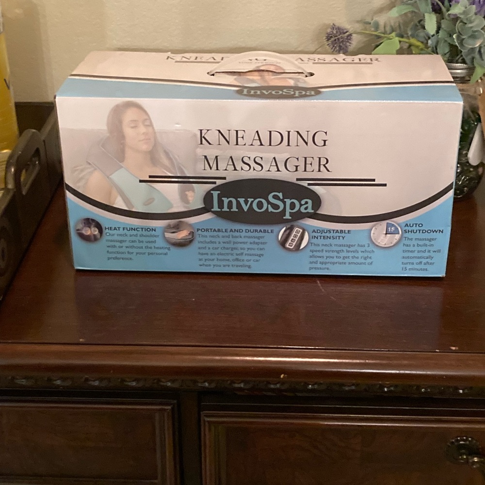Invospa shiatsu back shoulder and neck massager